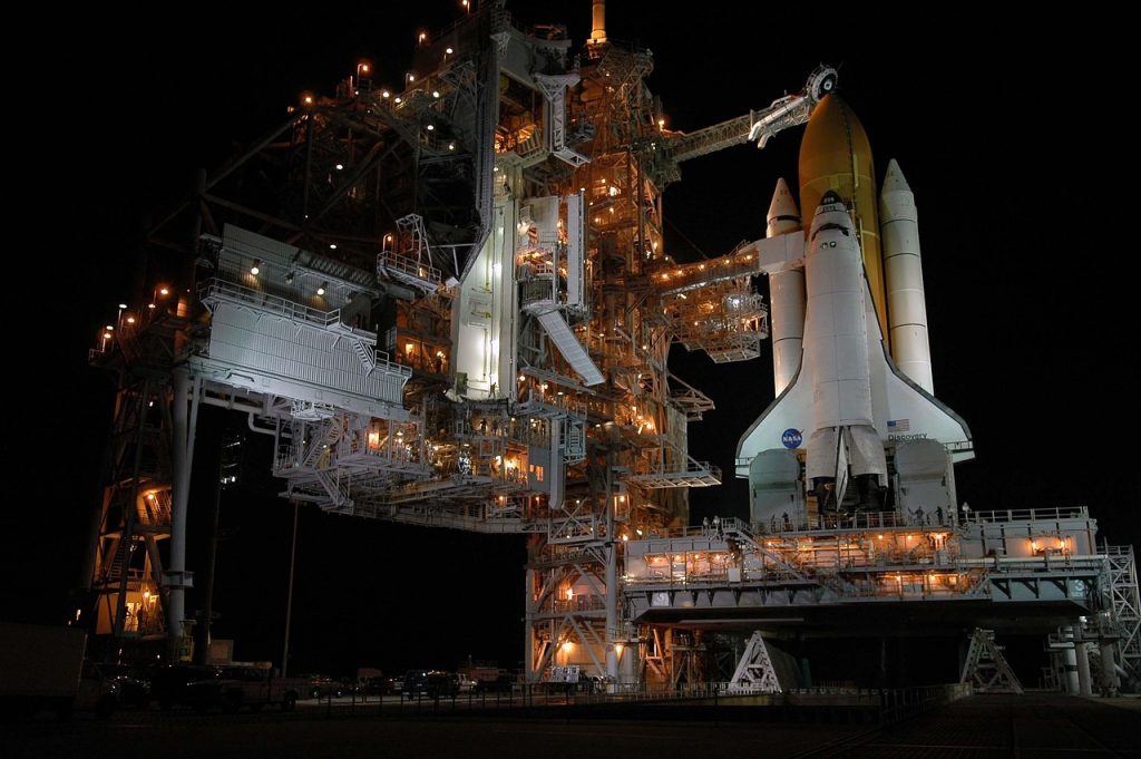 launch pad, rocket launch, night, space shuttle, discovery, nasa, launch preparation, technology, machine, rocket launch, rocket launch, rocket launch, space shuttle, nasa, nasa, nasa, nasa, nasa